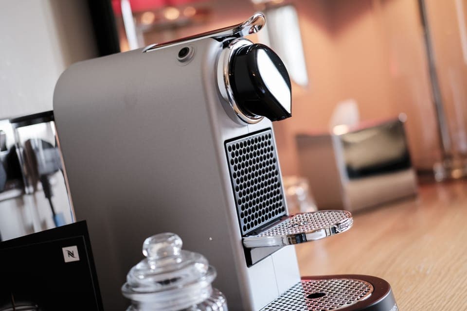 Superior King/Twin Room | Minibar, in-room safe, individually decorated, individually furnished