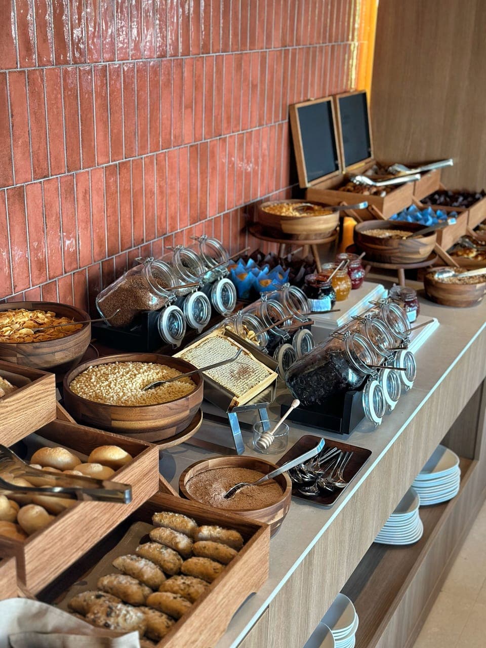 Daily buffet breakfast for a fee