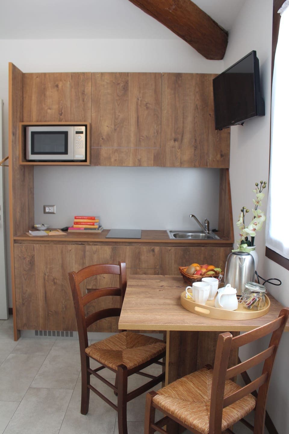 Single Room, Hill View | Minibar, desk, free WiFi, bed sheets