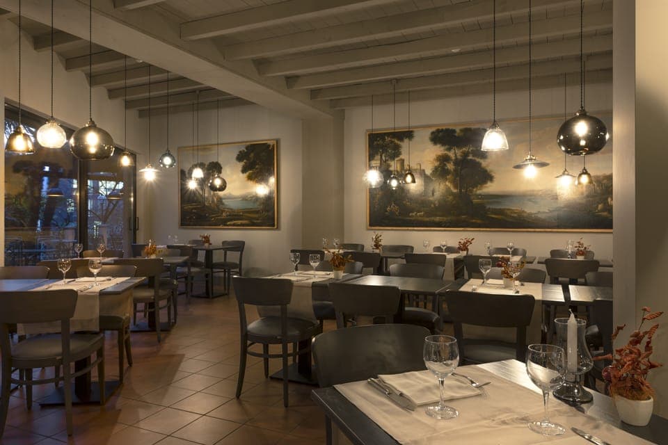 Breakfast served, pool views 