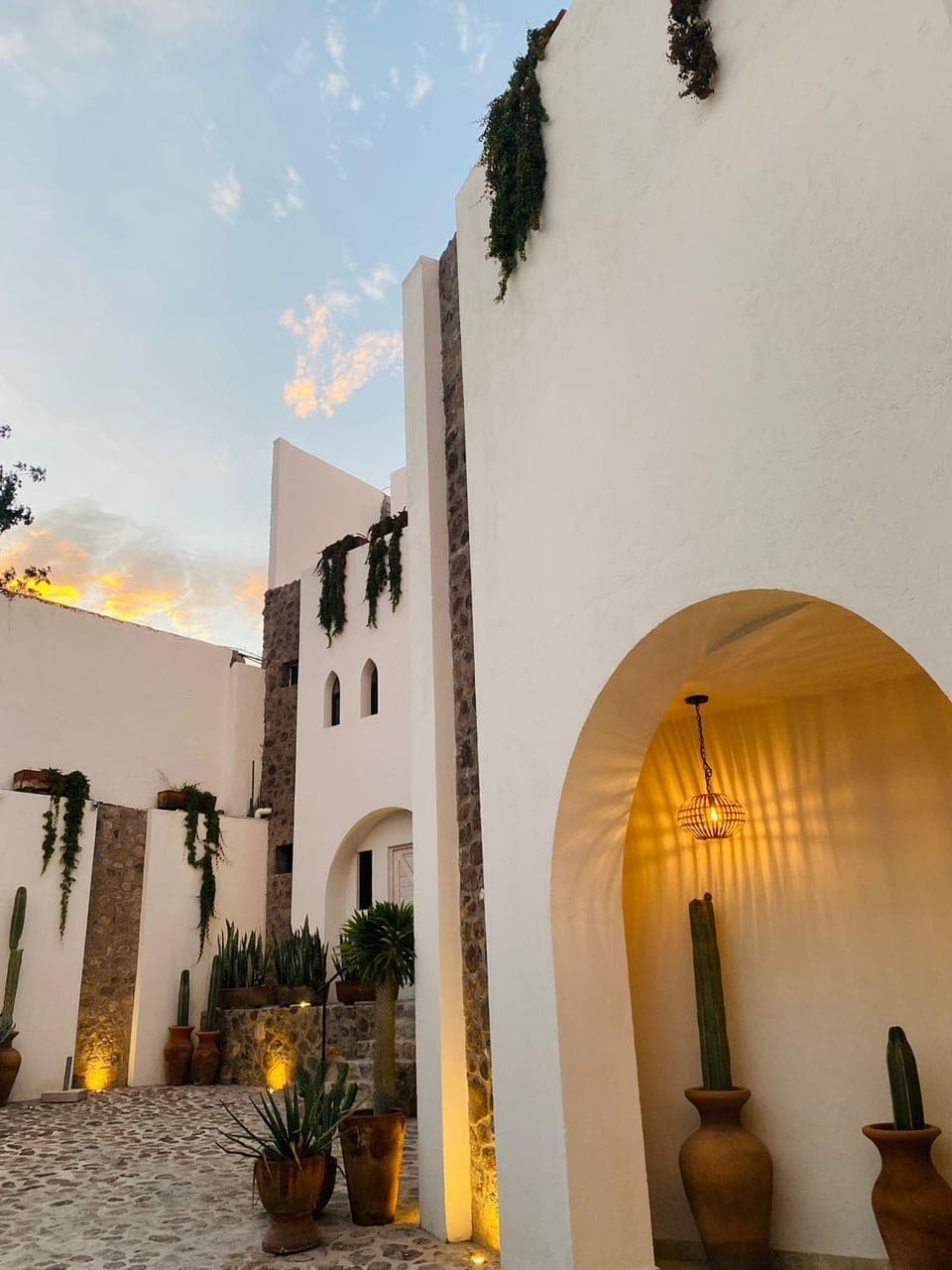 52-inch Smart TV with cable channels