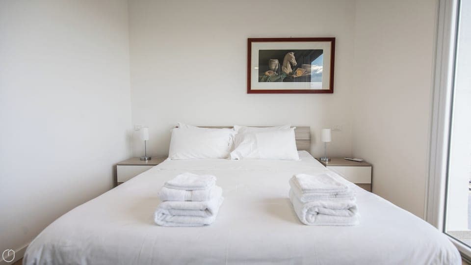 Apartment (1 Bedroom) | 1 bedroom, desk, laptop workspace, iron/ironing board