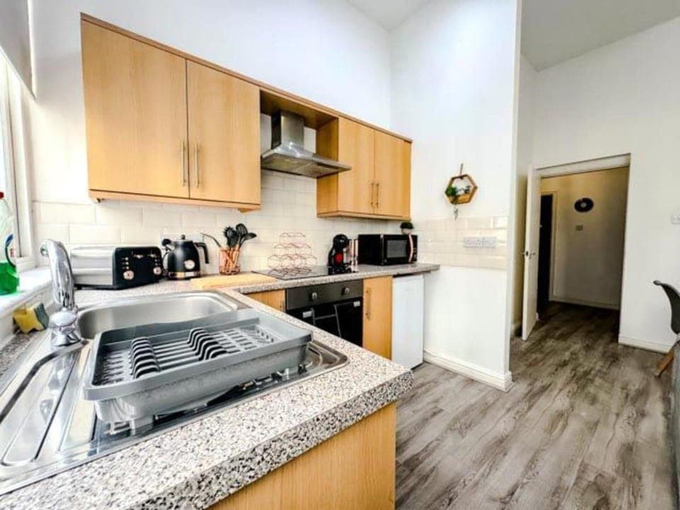 Apartment | Private kitchen | Fridge, microwave, oven, stovetop