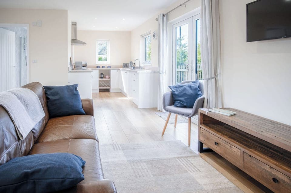 32-inch TV with cable channels