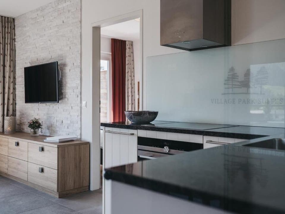 Drei Zimmer Penthouse I | Private kitchen | Fridge, oven, stovetop, electric kettle