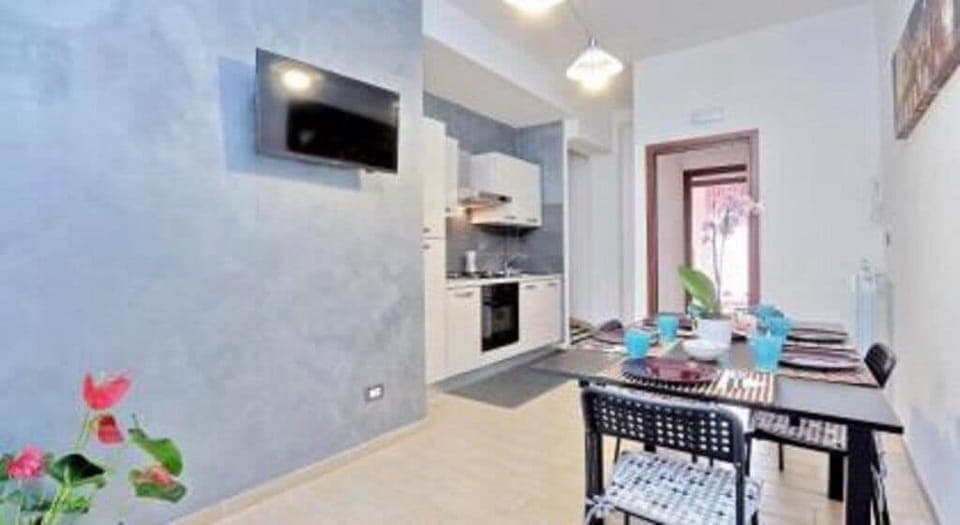 1 bedroom, down comforters, free WiFi, bed sheets