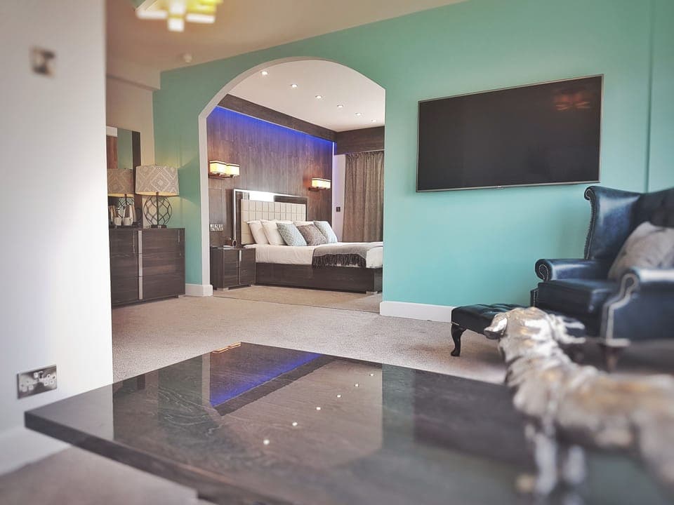 King Suite, Balcony and Ocean View | Desk, iron/ironing board, free WiFi, bed sheets