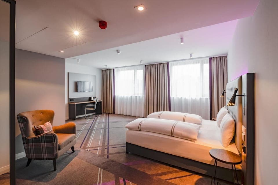 Twin Room, Roll-in Shower | Soundproofing, free WiFi