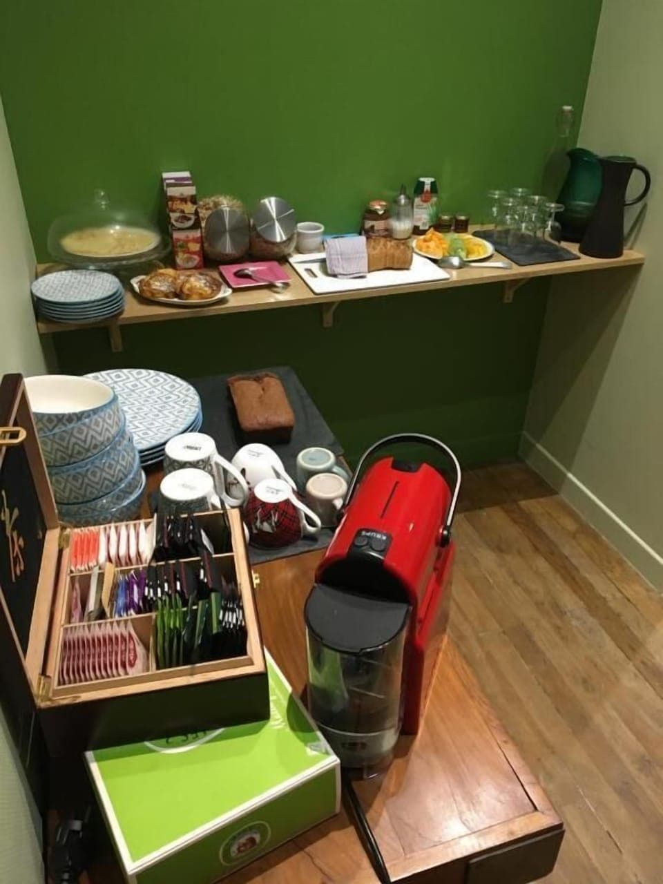 Buffet breakfast on weekdays (EUR 13 per person)