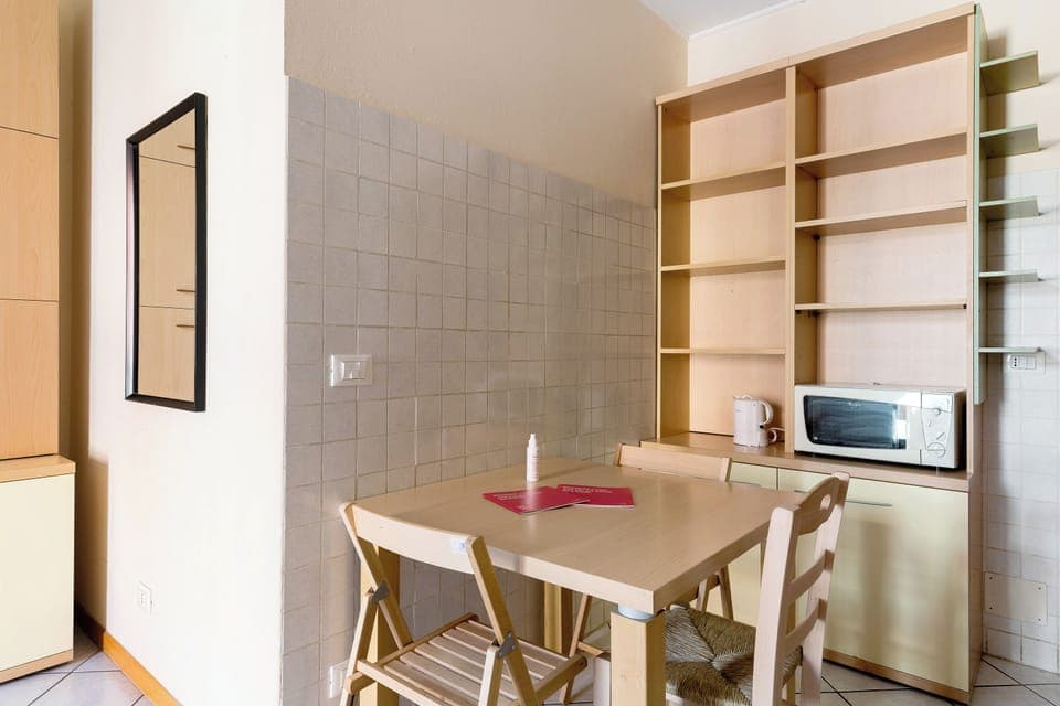 35-inch TV with digital channels