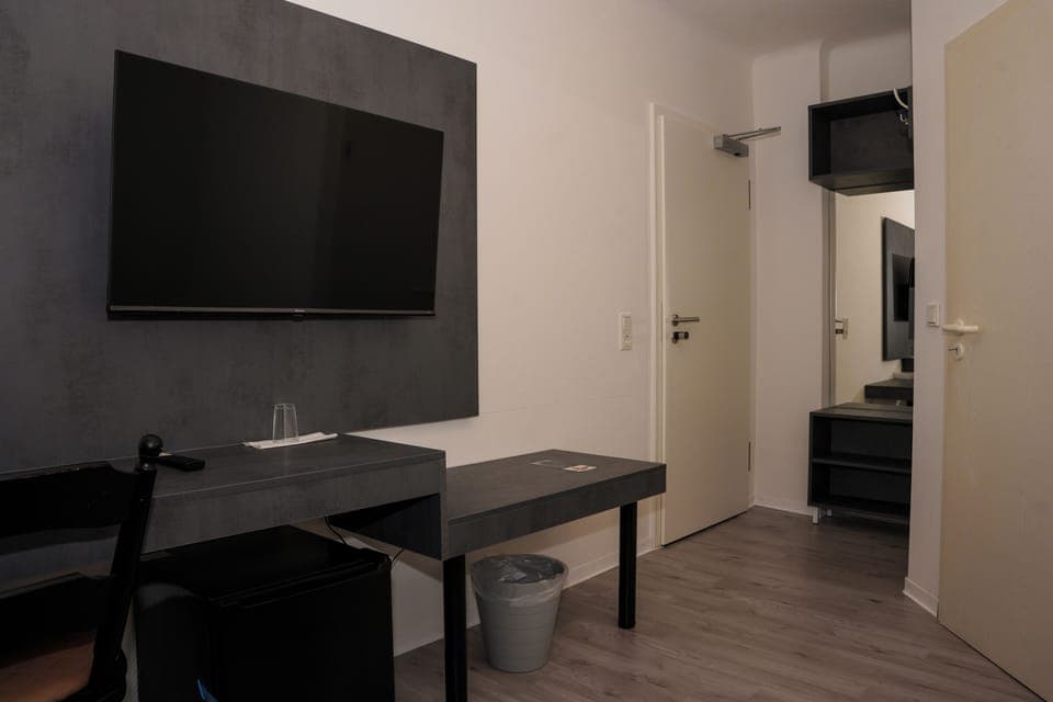 Comfort Single Room | Desk, free WiFi