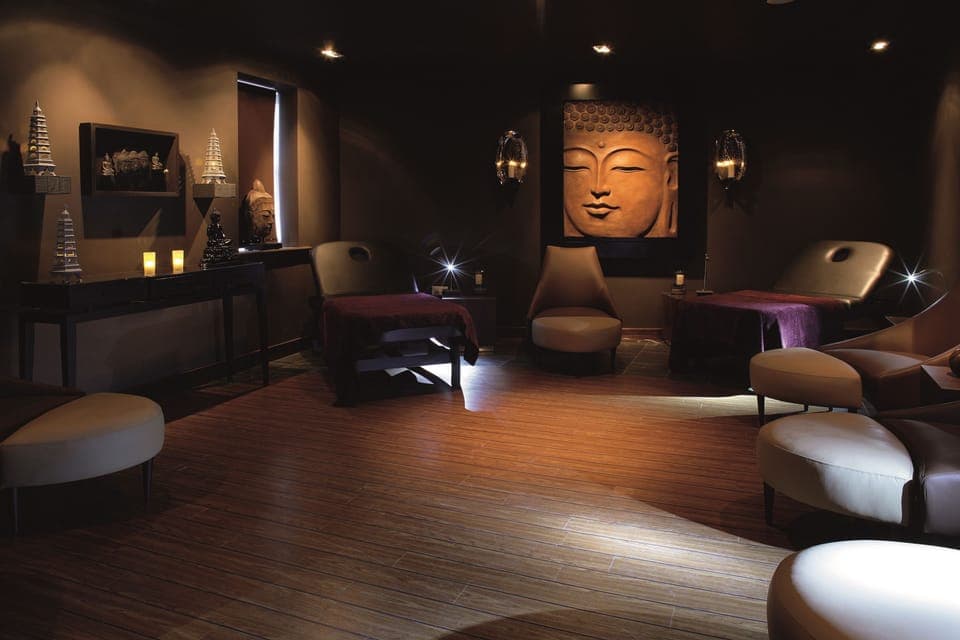 Couples treatment rooms, sauna, steam room, body treatments