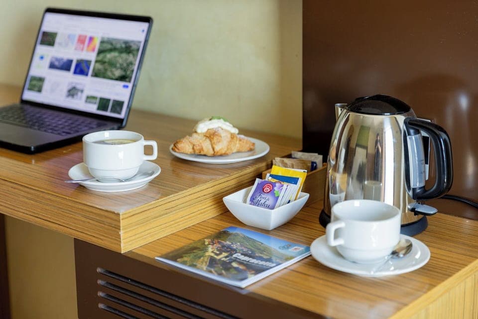 In-room safe, desk, free WiFi