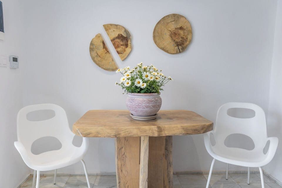 Sea Executive Grand Suite | In-room safe, desk, iron/ironing board, free WiFi