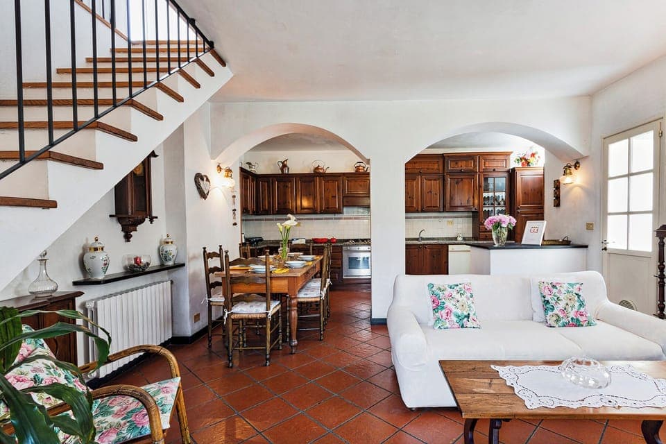 House, Garden View | Living area | 35-inch TV with digital channels, fireplace