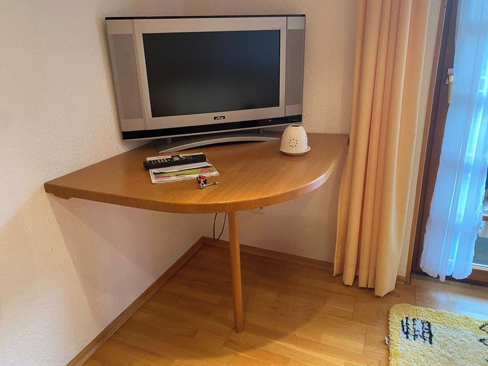 Room, 1 Bedroom, Balcony | Interior