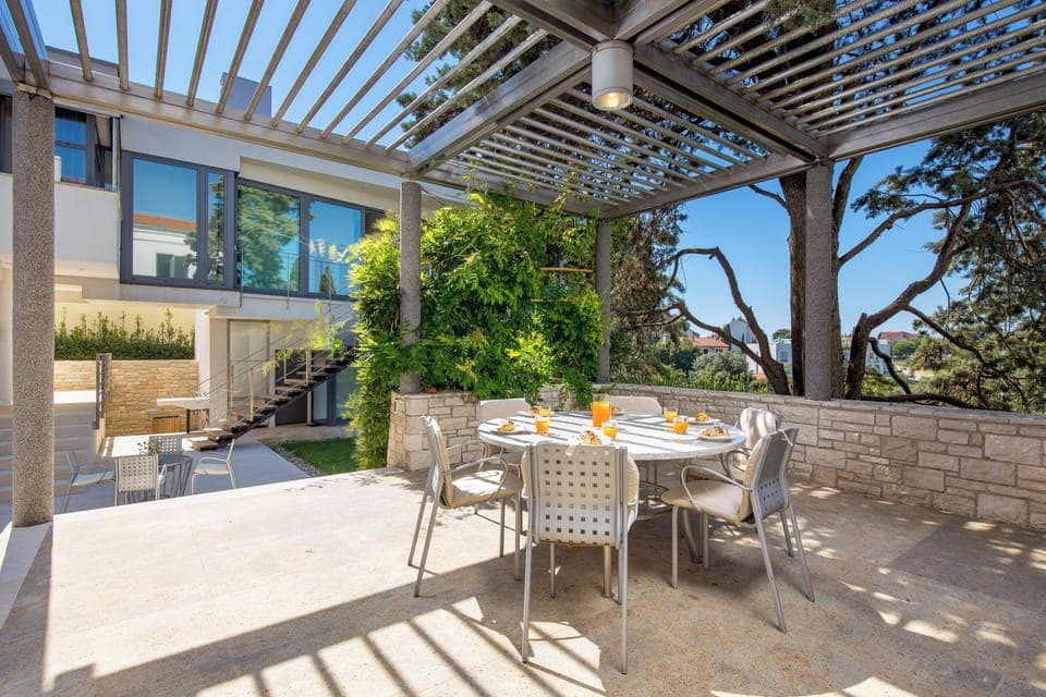 Villa, 5 Bedrooms | Terrace/patio