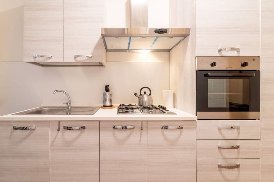 Apartment, Balcony | Private kitchen | Fridge, microwave, oven, stovetop