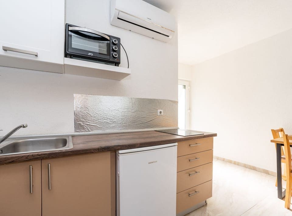 Apartment (Guest Gouse Stipanovi Dvori - Three B) | Private kitchen | Fridge