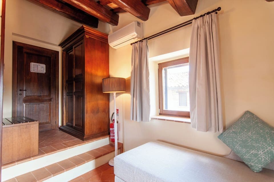 Deluxe Room, City View | In-room safe, desk, free WiFi, bed sheets