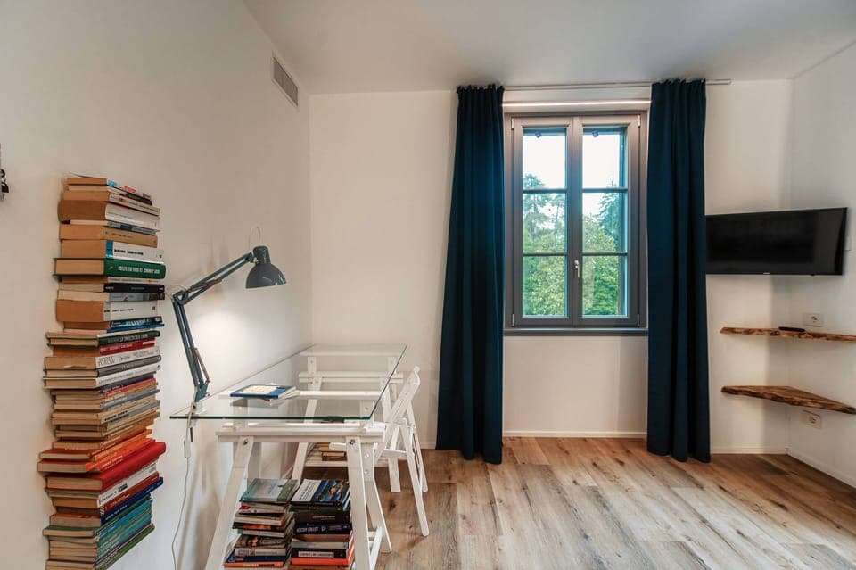 Condo | 4 bedrooms, premium bedding, down comforters, iron/ironing board