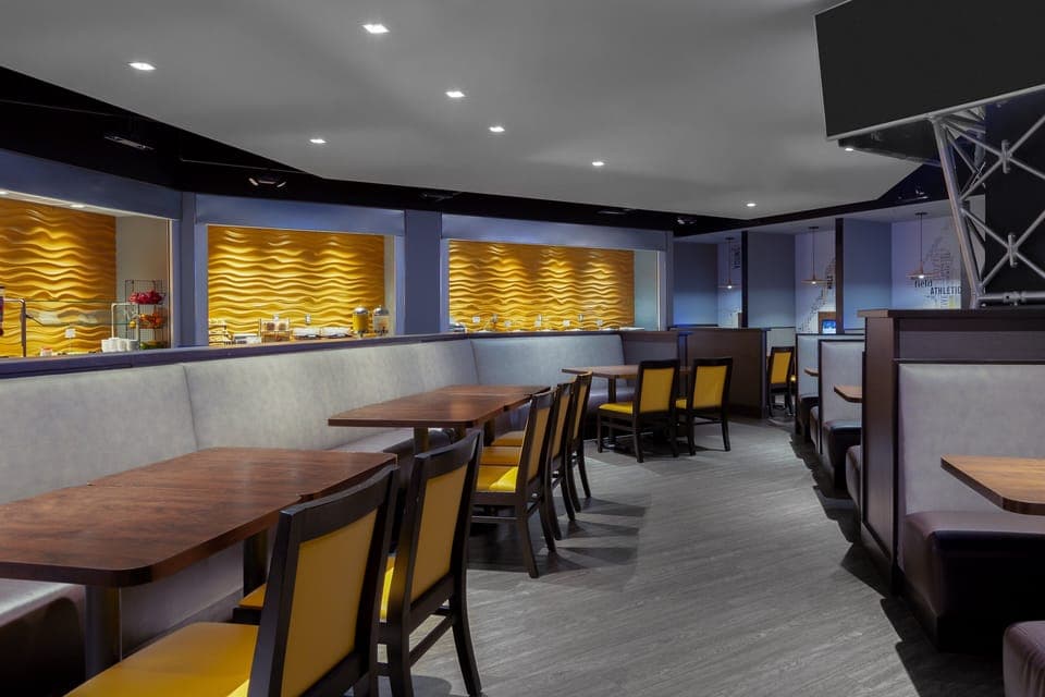 Breakfast, lunch, dinner served; American cuisine 