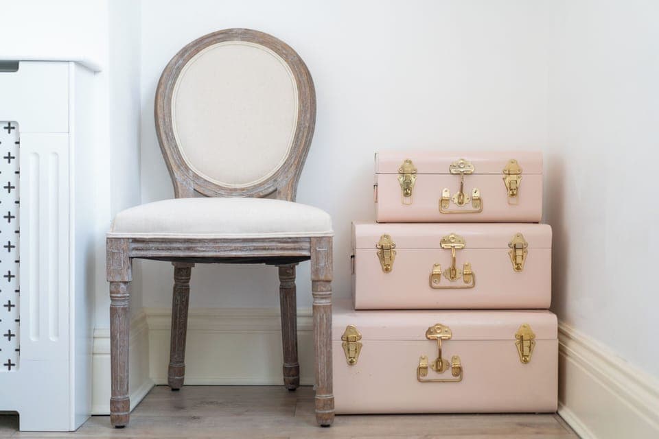 Combined shower/tub, hair dryer, towels, soap