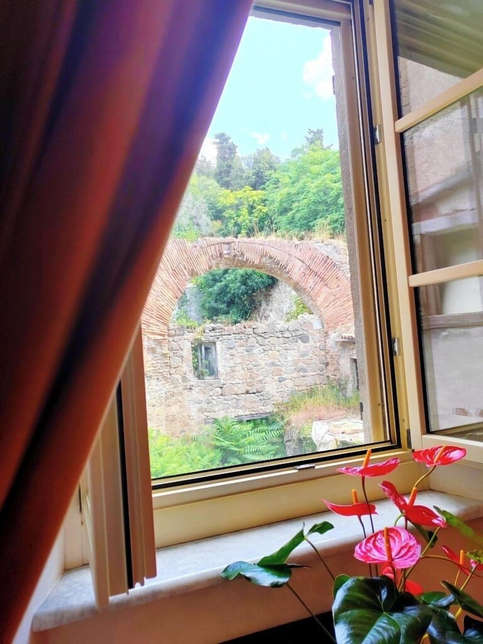 Luxury Double Room, Courtyard View | In-room safe, desk, laptop workspace, blackout drapes