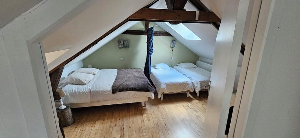 Family Room, River View | Free WiFi