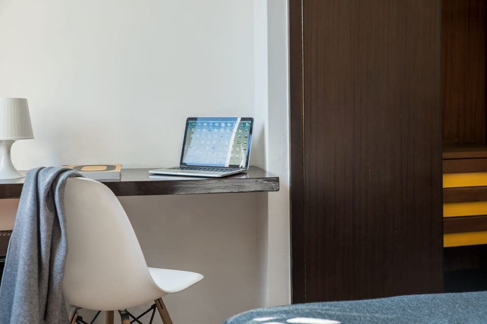 Desk, laptop workspace, soundproofing, free WiFi