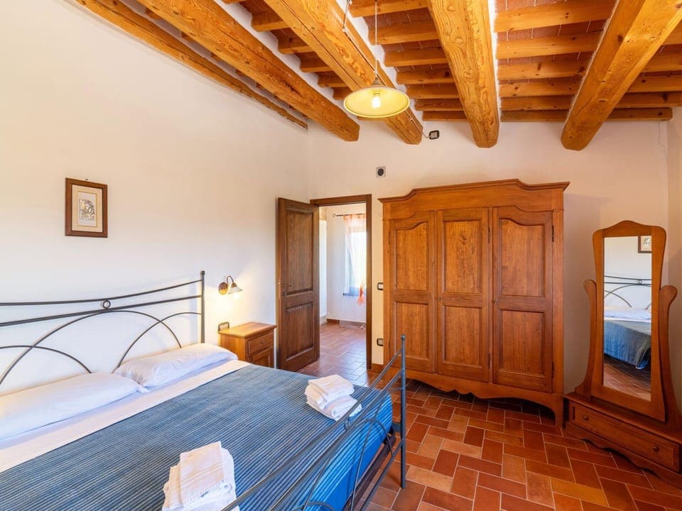 House | 1 bedroom, individually furnished, bed sheets