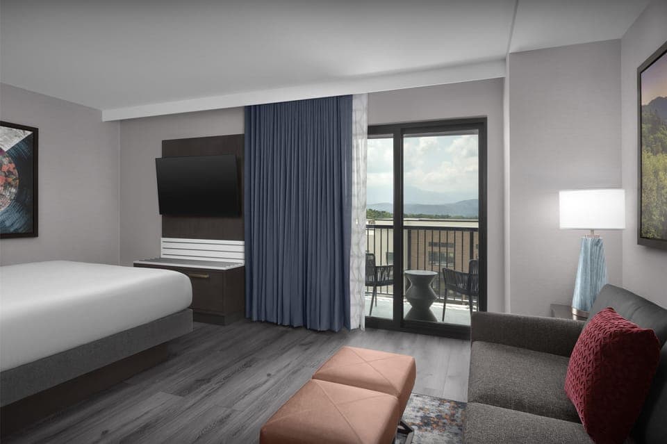 Smart TV, Netflix, Hulu, streaming services