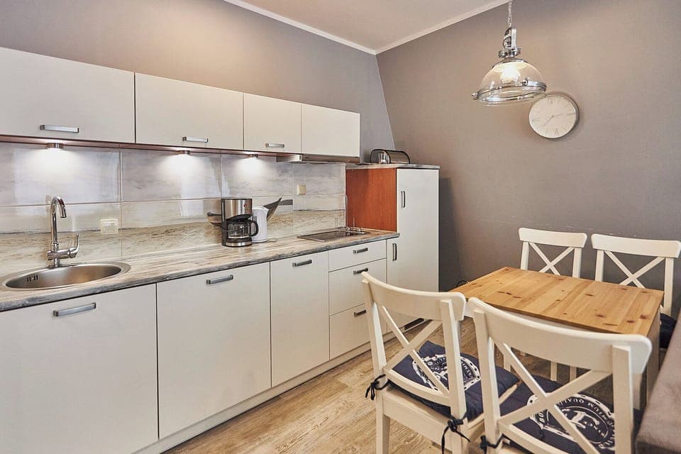 Junior Suite, Balcony | Private kitchenette | Fridge, stovetop, cookware/dishes/utensils