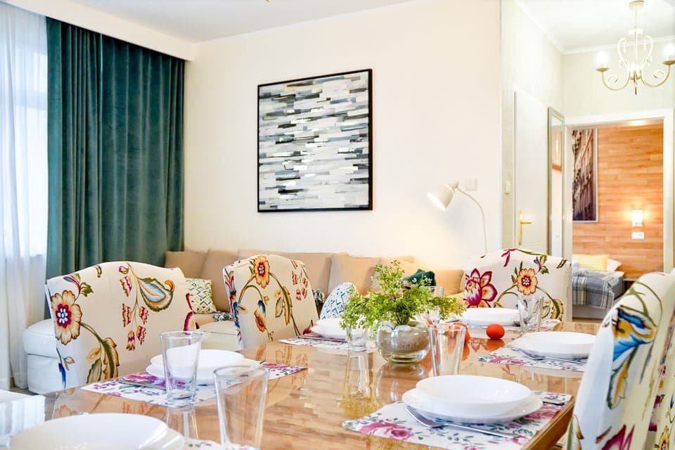 Deluxe Suite, City View | 1 bedroom, iron/ironing board, free WiFi