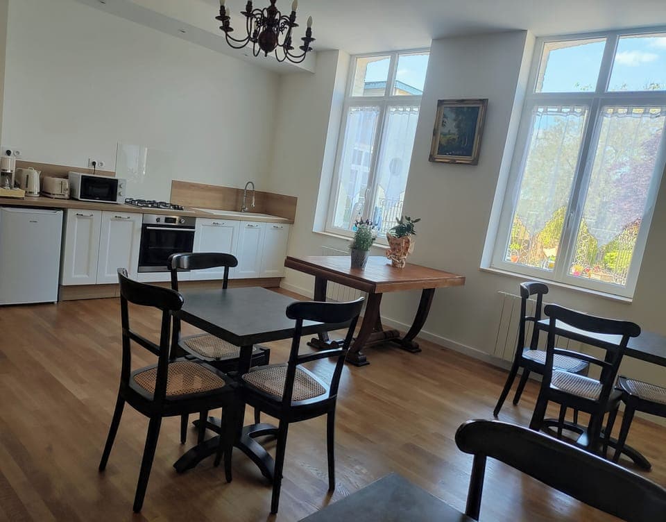 Free daily continental breakfast