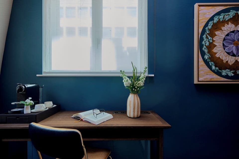 Duplex Deluxe | Living area | 82-cm Smart TV with digital channels, streaming services