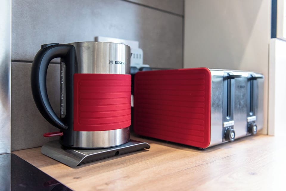 House, 3 Bedrooms | Private kitchen | Fridge, microwave, oven, stovetop