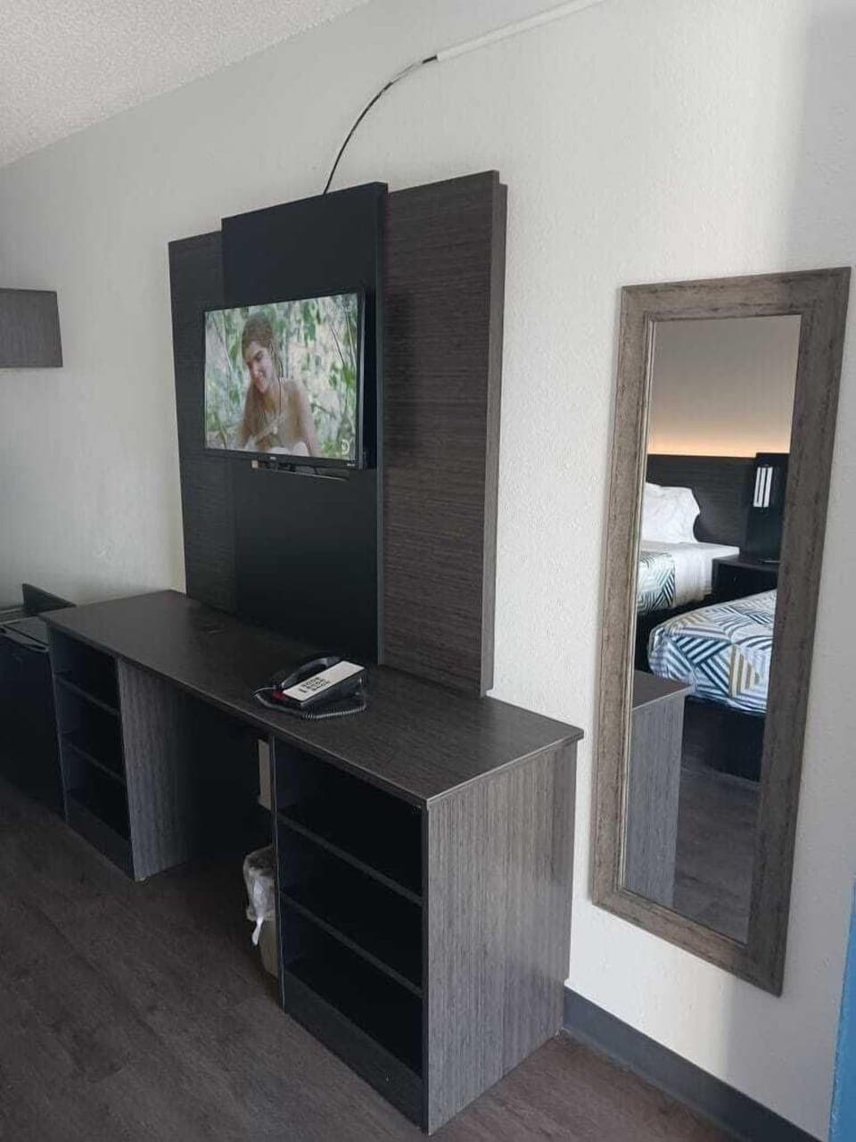 Standard Single Room, 1 Queen Bed | Laptop workspace, free WiFi, bed sheets
