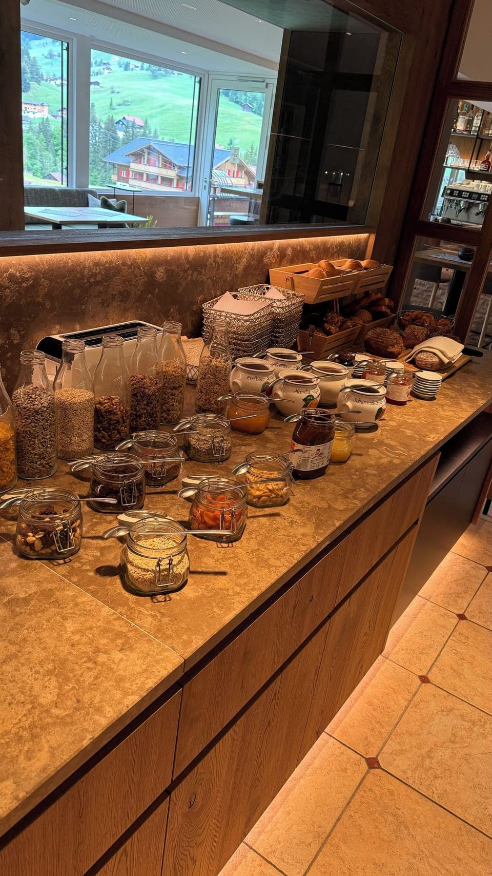 Free daily continental breakfast