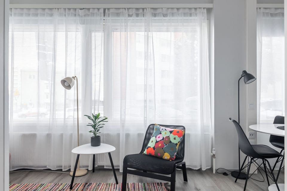 Deluxe Studio, City View | Living area | Smart TV