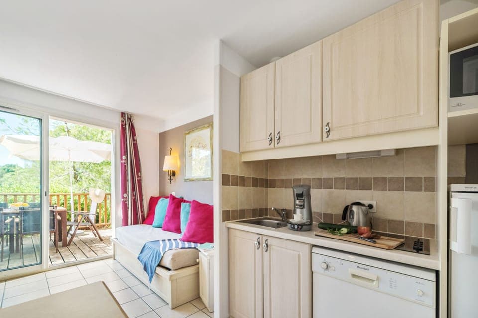 House 6 people - 2 bedrooms - Large Terrace | Private kitchen | Fridge, microwave, stovetop, dishwasher