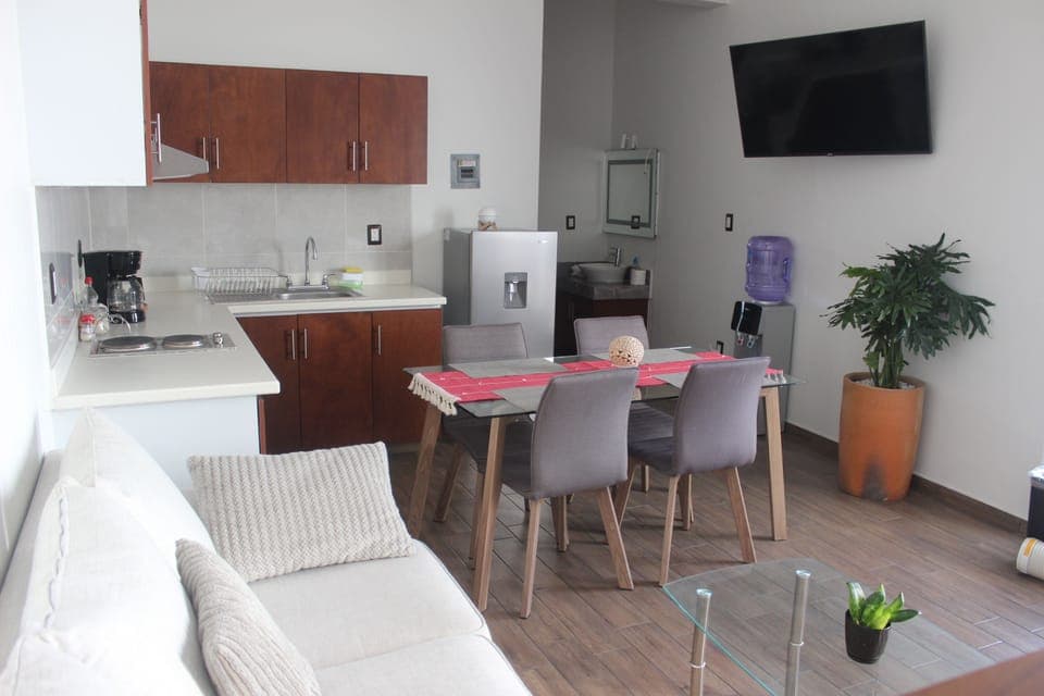 Comfort Suite | 1 bedroom, minibar, iron/ironing board, free WiFi