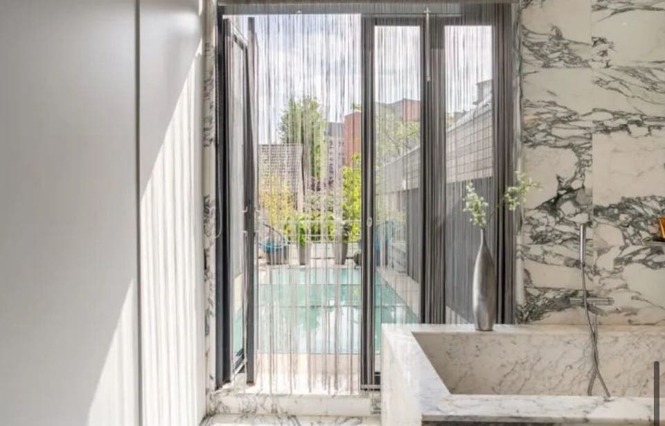 Comfort Villa | Bathroom | Soap, shampoo, toilet paper