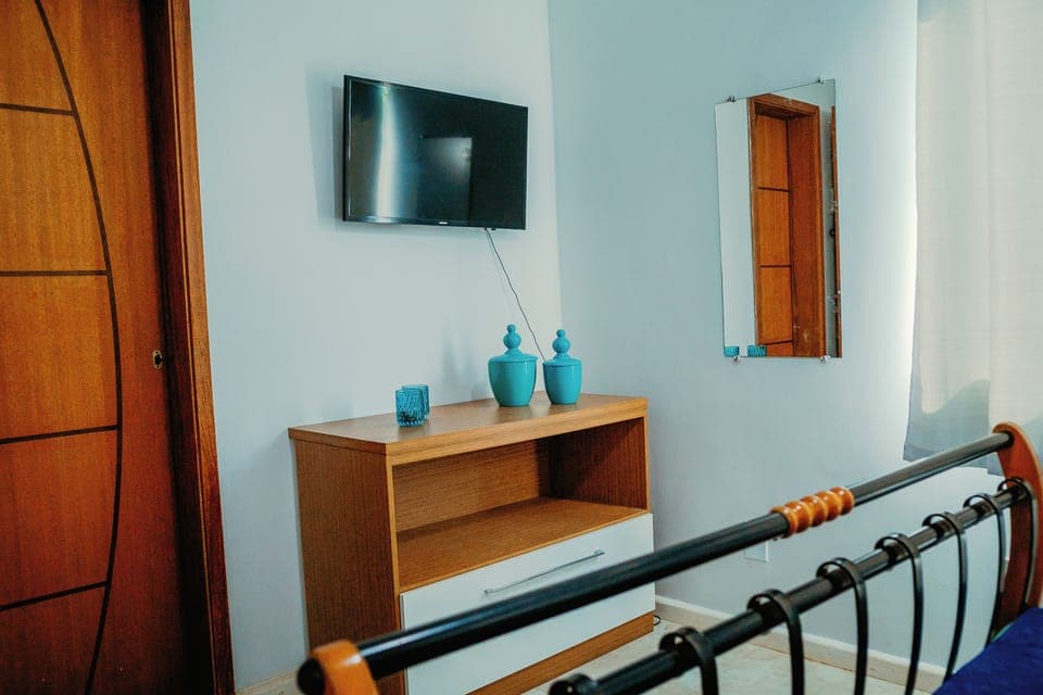 Blackout drapes, free WiFi