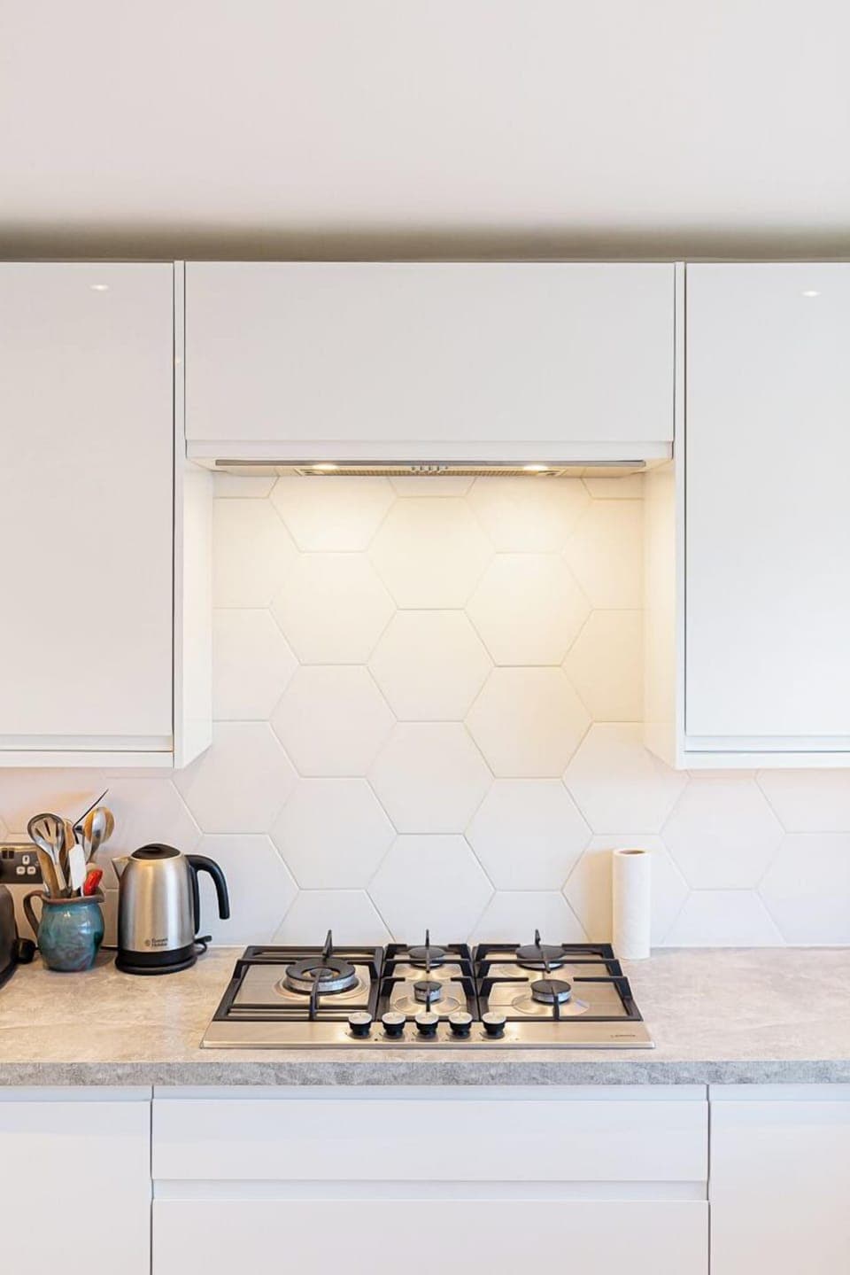 House, City View | Private kitchen | Electric kettle, toaster