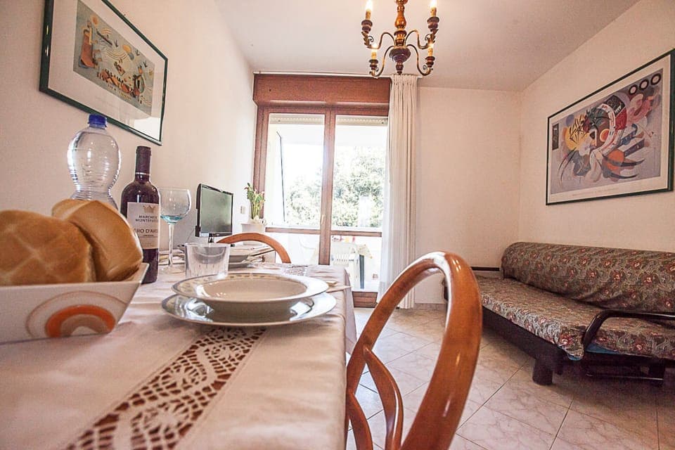 Apartment, 2 Bedrooms, Balcony, Garden View | Dining