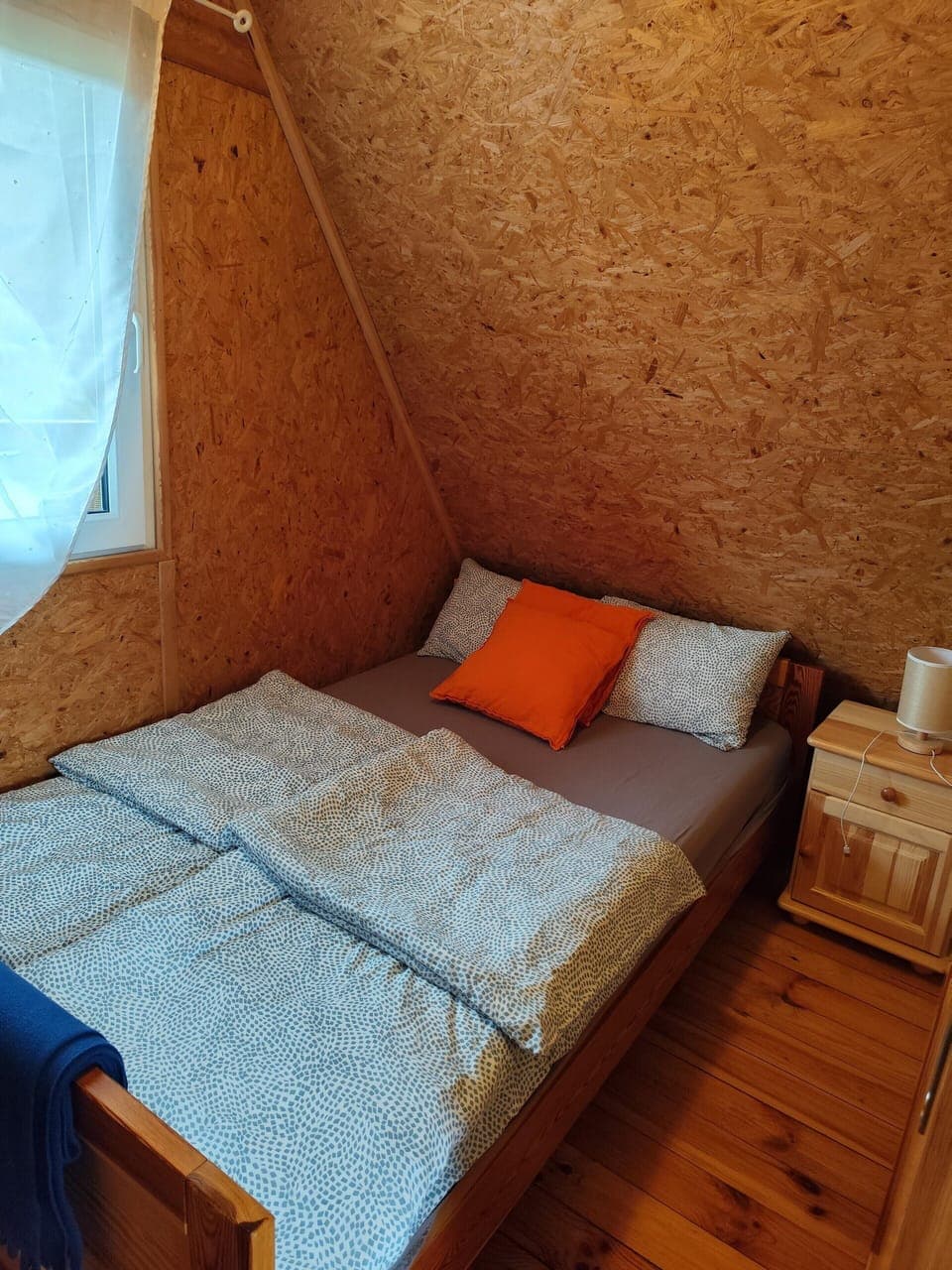 House | 3 bedrooms, individually furnished, bed sheets