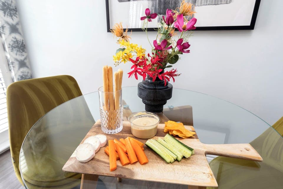 1 bedroom, individually decorated, individually furnished