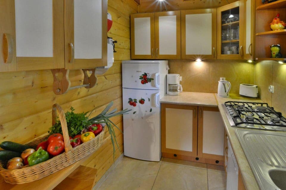House | Private kitchen | Electric kettle, toaster, highchair
