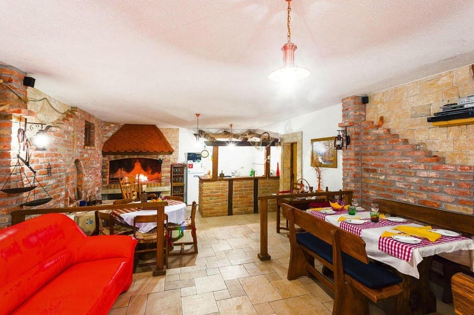House | Dining